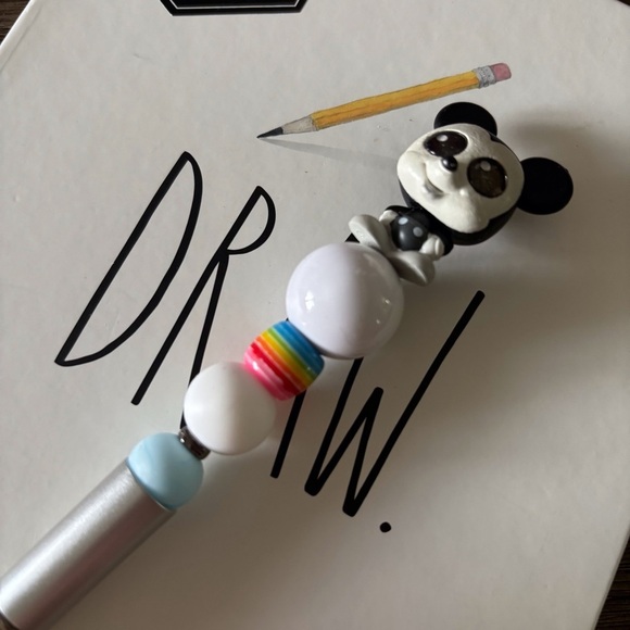 Disney Doorables: Mickey Mouse & Friends: Mickey Mouse handmade beaded pen - Picture 1 of 3